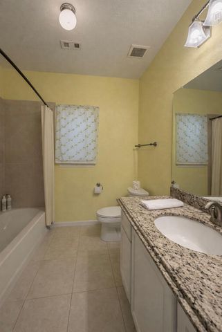 1111 Mabry Road, Gilchrist, TX 77617