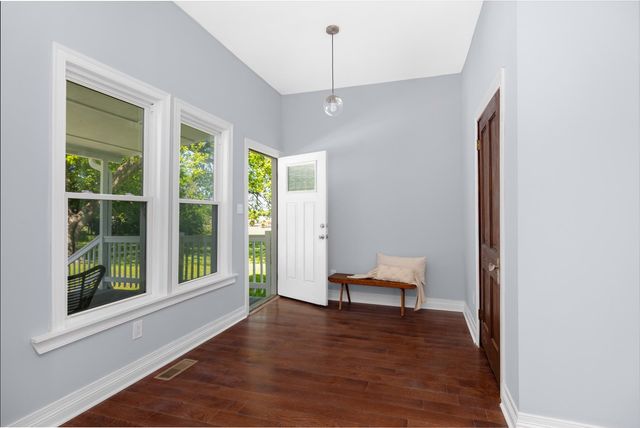 404 LIBERTY AVE E, Covington, TN 38019