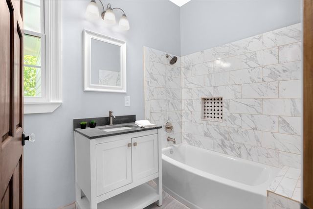404 LIBERTY AVE E, Covington, TN 38019