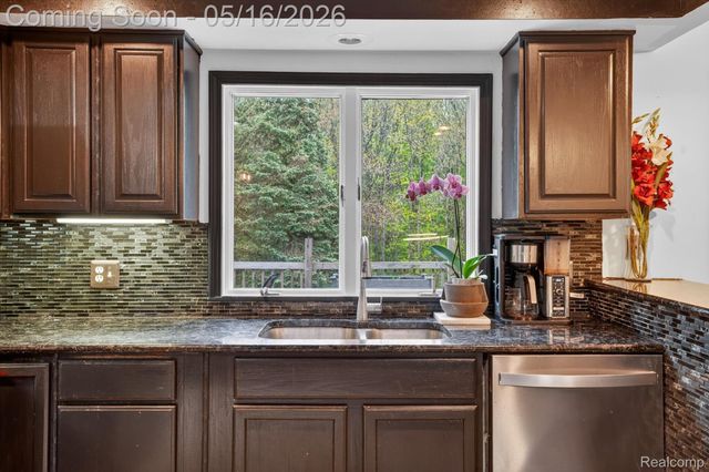 17301 Donohue Road, Unadilla Township, MI 48169