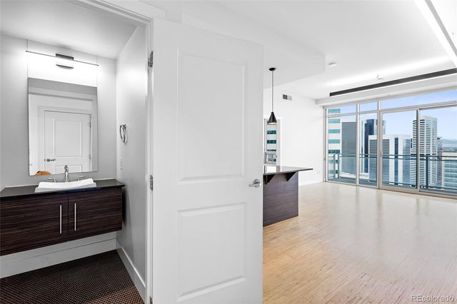 2001 N Lincoln Street 2220L, Denver, CO 80202