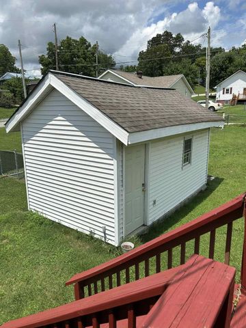 614 Elm Street, Ravenna, KY 40472