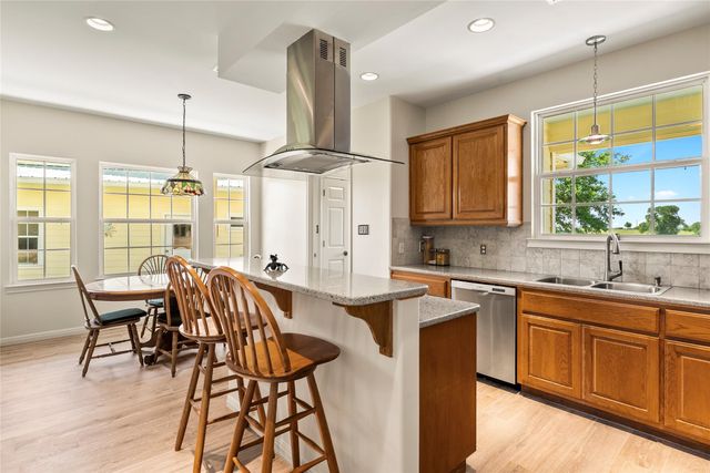 928 Upper Elgin River RD, Elgin, TX 78621