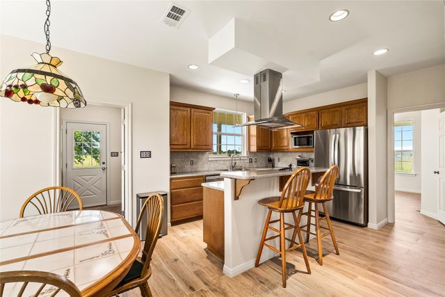 928 Upper Elgin River RD, Elgin, TX 78621