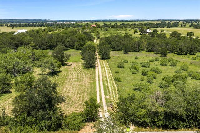928 Upper Elgin River RD, Elgin, TX 78621