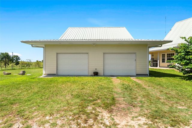 928 Upper Elgin River RD, Elgin, TX 78621