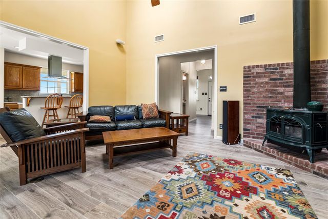 928 Upper Elgin River RD, Elgin, TX 78621
