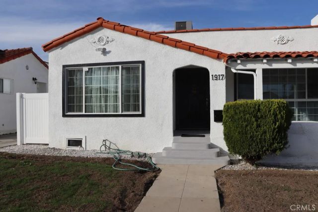 1917 W 74th, Los Angeles, CA 90047