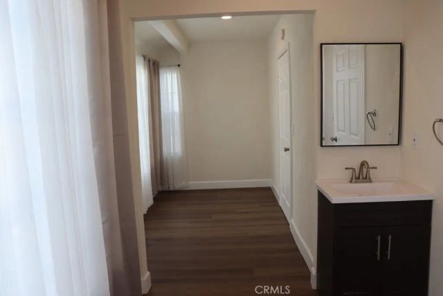 1917 W 74th, Los Angeles, CA 90047