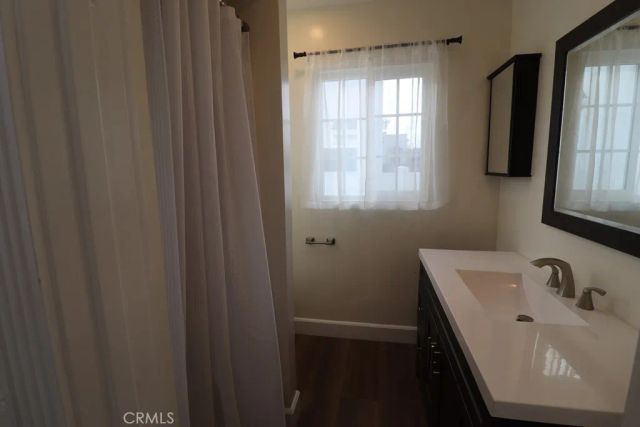 1917 W 74th, Los Angeles, CA 90047