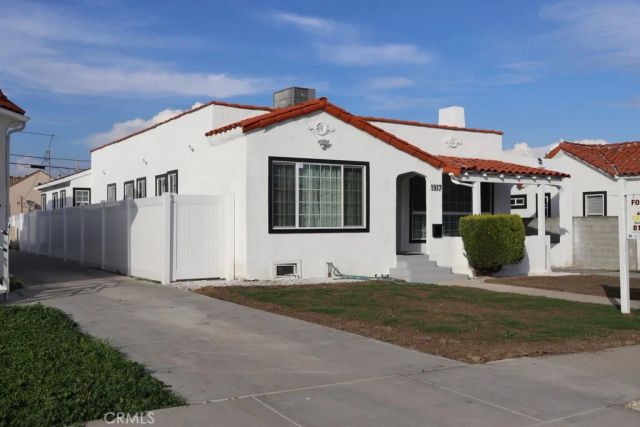 1917 W 74th, Los Angeles, CA 90047