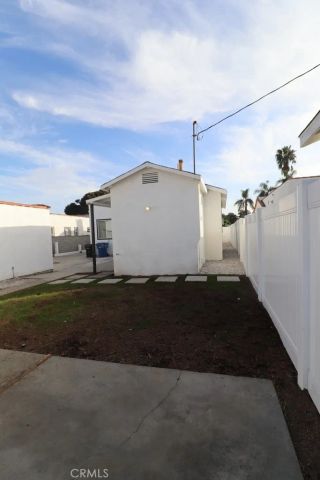 1917 W 74th, Los Angeles, CA 90047