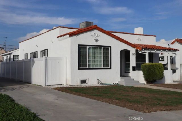 1917 W 74th, Los Angeles, CA 90047
