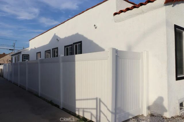 1917 W 74th, Los Angeles, CA 90047