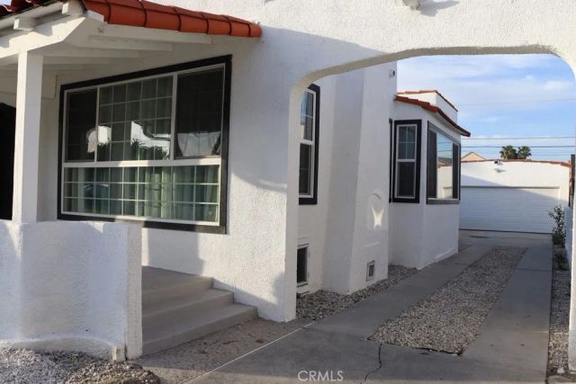 1917 W 74th, Los Angeles, CA 90047