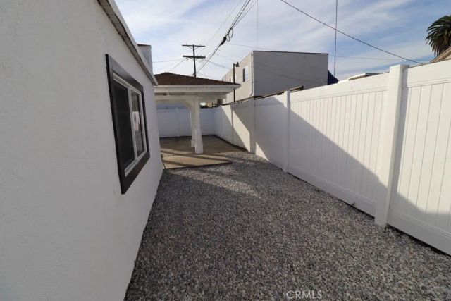 1917 W 74th, Los Angeles, CA 90047