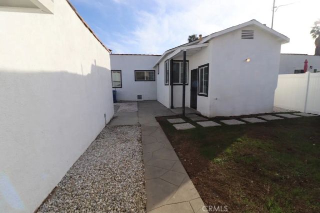 1917 W 74th, Los Angeles, CA 90047