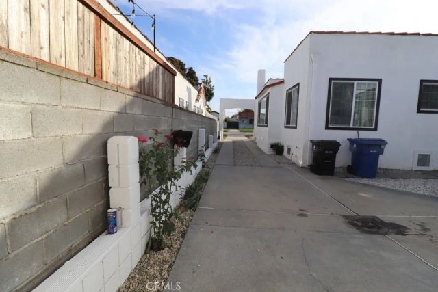 1917 W 74th, Los Angeles, CA 90047