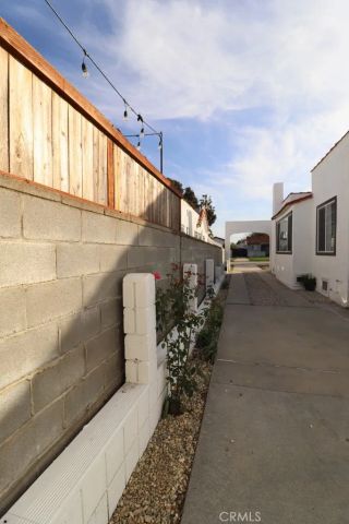1917 W 74th, Los Angeles, CA 90047