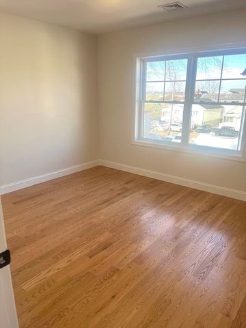 84 Arcadia 3, Revere, MA 02151