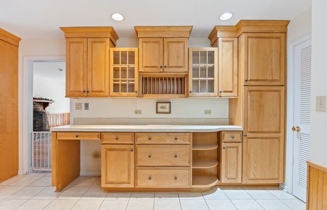 1229 Suffolk Street, Naperville, IL 60563