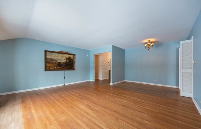 1229 Suffolk Street, Naperville, IL 60563