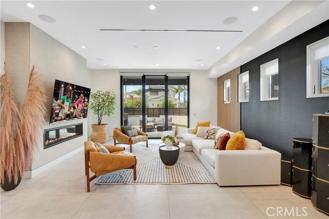 620 Huntington Street, Huntington Beach, CA 92648