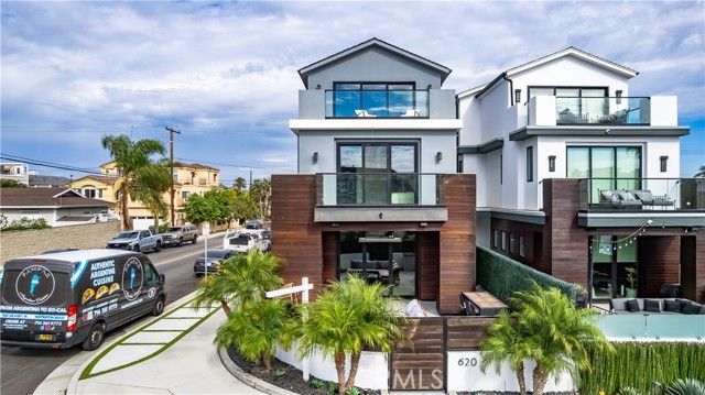620 Huntington Street, Huntington Beach, CA 92648