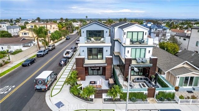 620 Huntington Street, Huntington Beach, CA 92648