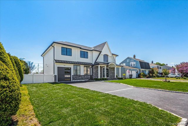 172A Harvard Street, Westbury, NY 11590