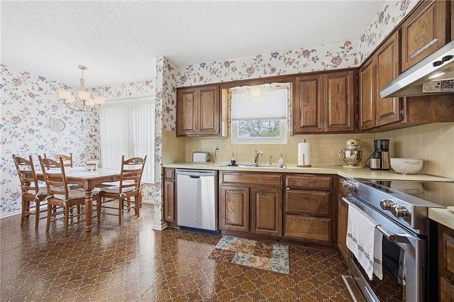 14315 W 90th Court, Lenexa, KS 66215