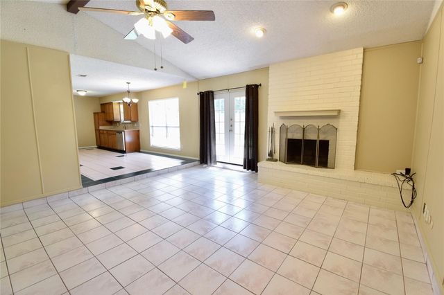 5604 Ember Drive, Arlington, TX 76016