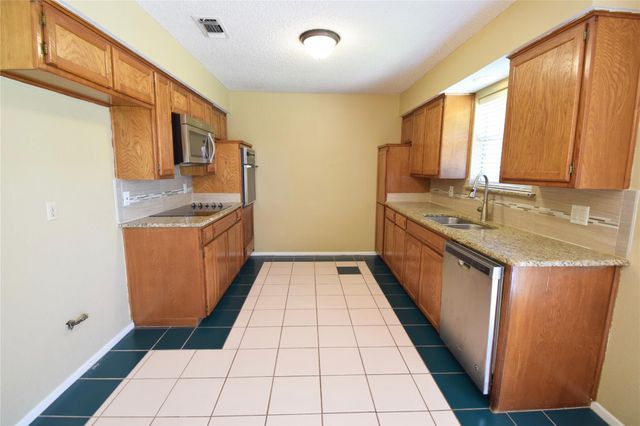 5604 Ember Drive, Arlington, TX 76016