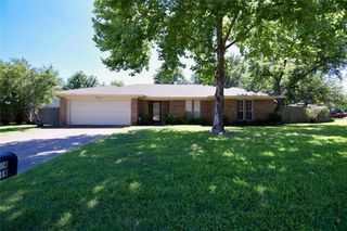 5604 Ember Drive, Arlington, TX 76016
