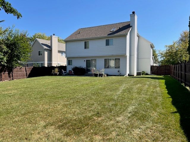 1229 Pennsbury Lane, Aurora, IL 60502