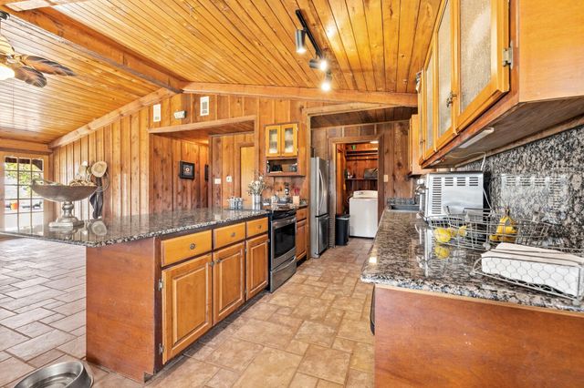 2102 PR 1377, Lampasas, TX 76550