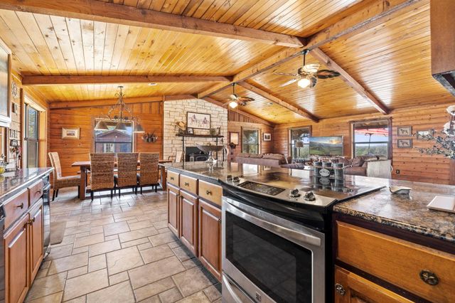 2102 PR 1377, Lampasas, TX 76550