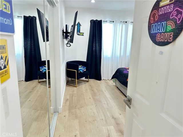 7810 Vanalden, Reseda, CA 91335