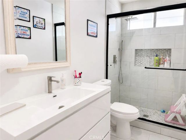 7810 Vanalden, Reseda, CA 91335
