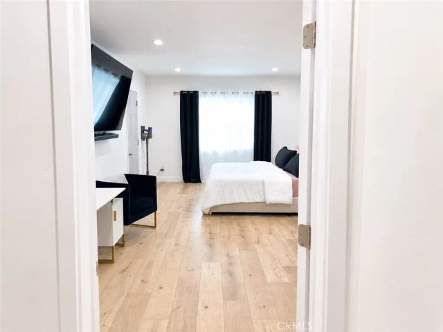 7810 Vanalden, Reseda, CA 91335