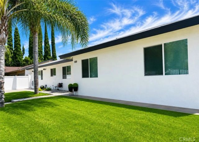 7810 Vanalden, Reseda, CA 91335