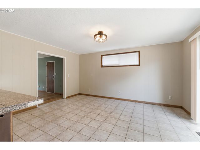 13717 Se MILL St, Portland, OR 97233