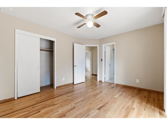 13717 Se MILL St, Portland, OR 97233