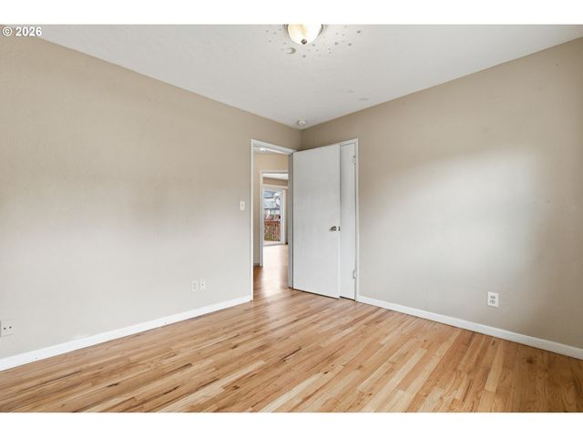 13717 Se MILL St, Portland, OR 97233