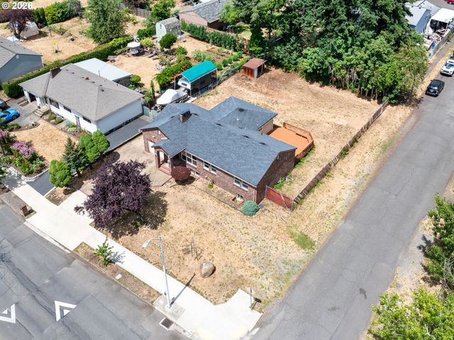 13717 Se MILL St, Portland, OR 97233