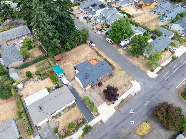 13717 Se MILL St, Portland, OR 97233
