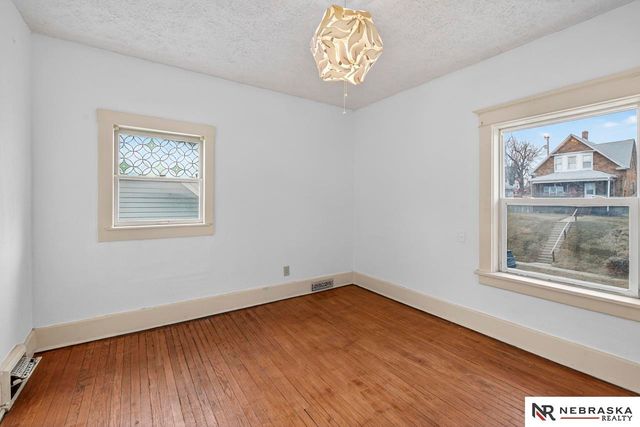 1507 S 25th Avenue, Omaha, NE 68105