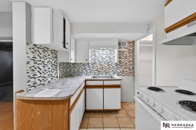 1507 S 25th Avenue, Omaha, NE 68105