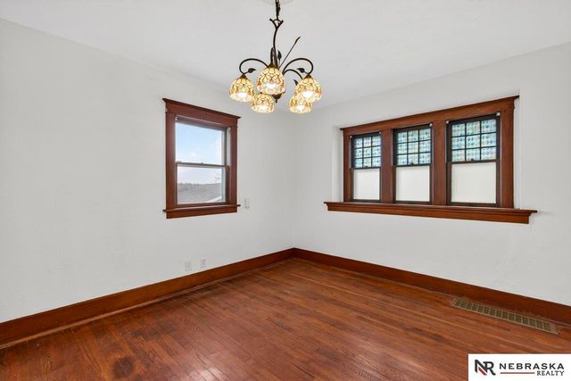 1507 S 25th Avenue, Omaha, NE 68105