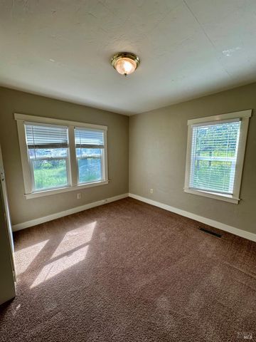 994 Sanitarium Rd, Deer Park, CA 94576